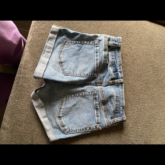 Blue jean shorts size 25 waist juniors. - Picture 2 of 3